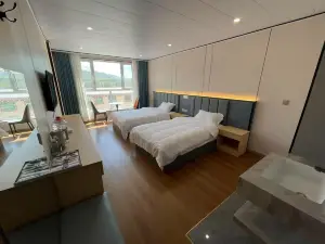 碌曲麗程飯店（月牙湖公園店）