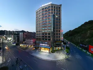 만저우궈지주점 (안화시위에주점)