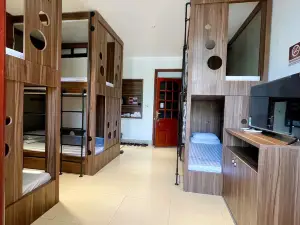 CHI’S HOUSE