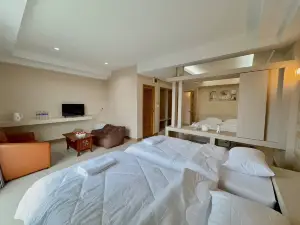Shi-ro-i Poshtel
