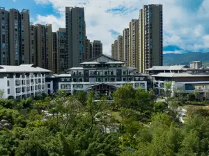 Guangyuan Jianmenguan Tianci Hot Spring Vacation Hotel