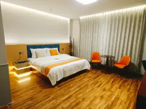 Fuping Xiangsheng Business Hotel