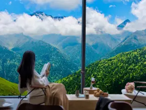 VALATOMS Fanlatu Hotel (Siguniang Mountain Changpinggou Scenic Area 3)
