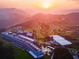 YUNLAN RESORT HOTEL
