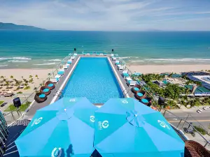 Yarra Ocean Suites Danang