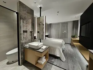 Longbao Xiyue Hotel