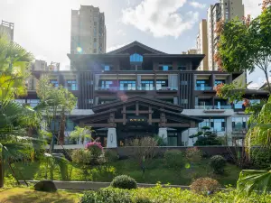 Guangyuan Jianmenguan Tianci Hot Spring Vacation Hotel