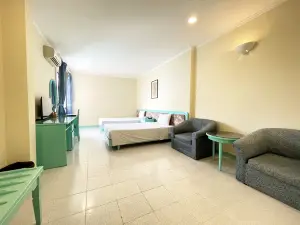 Khách sạn Bát Đạt