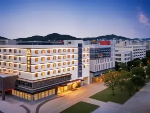 Atour Hotel Wuxi Meiyuan Taihu