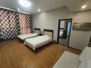 Lulong Huayi Hotel (Zuoyou Shopping Plaza)
