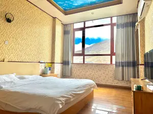 Ngamring Hezhou Hotel