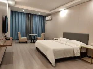 Miluo Yuejiang Hotel