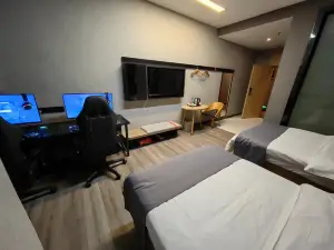 Moonlight Starfield E-Sports Hotel (Dongguan Wangniudun Town)