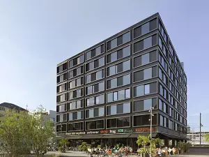 蘇黎世朗斯特拉斯 25 小時飯店