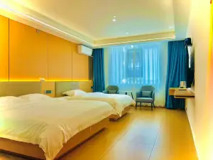 Qinghe Hotel