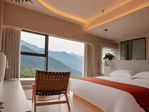 Travel Youth · L Designer Homestay