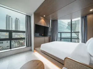 Giant Hotel