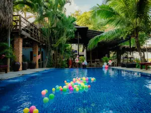 ริเวอร์ เนสต์ โฮสเทล