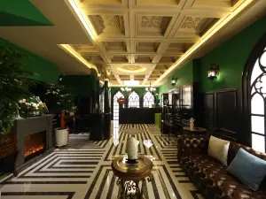 Xiangyu French Retro Hotel (Yanji Department Store West Market Branch)