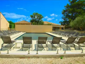 Golden Tulip Avignon le Paradou