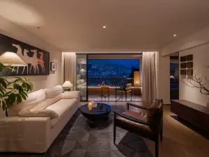 Luanxi Hidden Luxury Private Hot Spring Panorama Guesthouse