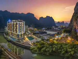 英徳芸居リゾートホテル（英西峯林走廊）