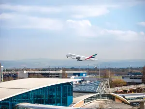 Holiday Inn Manchester Airport