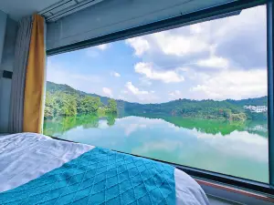 Guangzhou Huguang B&B