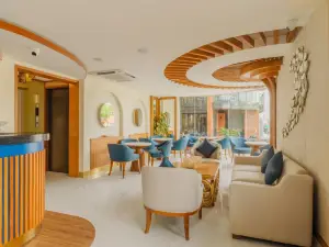 UMET Seaview Hotel with Free Roundtrip Airport Pick up and Drop Off
