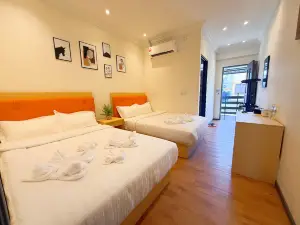 The Ship Guesthouse Inn