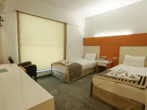 Nuzhet Hotel