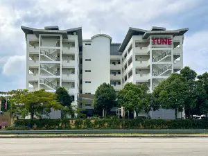 Tune Hotel KLIA Aeropolis (Airport Hotel)