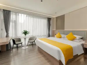 Xuyong Alpha Hotel (Government Service Center)