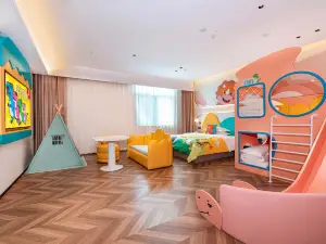 Longting Holiday Hotel (Zigong Fangte Dinosaur Kingdom Store)