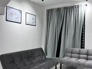 Senai 14pax The Joyous Home Pooltable Airport JPO