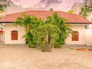 Hotel J, Unawatuna