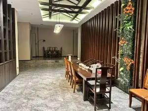 Mingshui Fusion Cuisine Hotel
