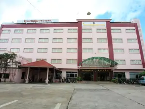 โรงแรมชุมพรพาเลซ Chumphon Palace Hotel