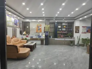Qumarleb County Maduo Business Hotel