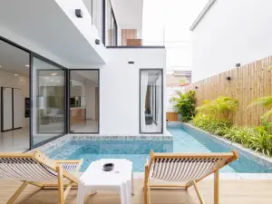 Detached four-bedroom pool villa in downtown Pattaya