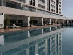 Landmark Residence 2 by Dehoz Suites