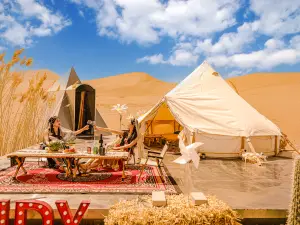 Dunhuang Dreammaker Windy Desert Wild Luxury Star Watching Camp