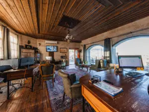 Sultan Cave Suites