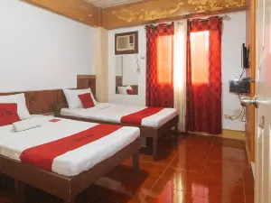 RedDoorz @ Farm Side Hotel Laoag City