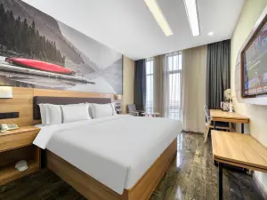 Shangyue Light luxury Hotel