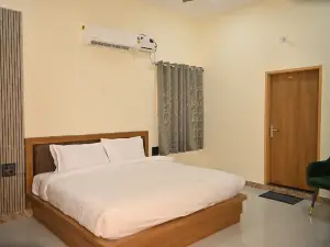 The Dollar Hotel & Resort