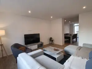 Large and quiet apartment next to the city center