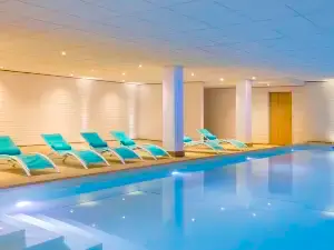 ベスト ウエスタン プラス ホテル エスカペイド センリス