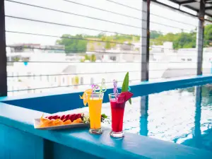 Crystal Holiday Hotel Hạ Long