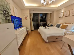 Jubeile Homestay (Anshan Xincun Subway Station Branch)